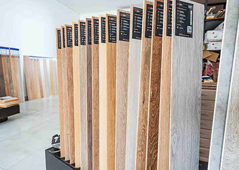 ZR Acabamentos - Pisos Laminados e Vinílicos