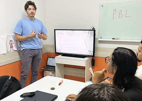 Altlearn Education Escola de Inglês