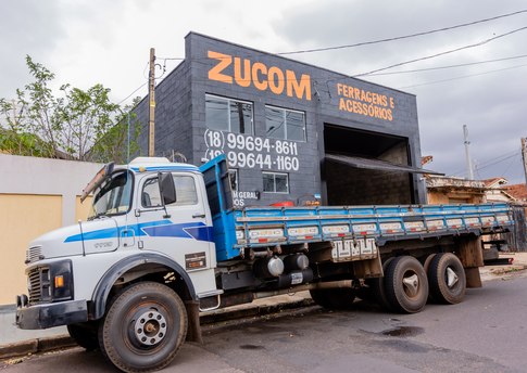Zucom Ferragens e Acessórios foto 2